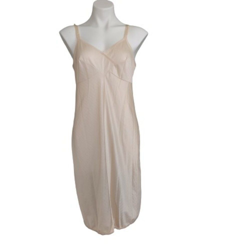 vintage 70s Lorraine slip, Cream